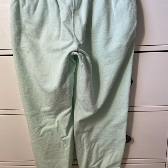 Women’s roots capris. Size medium - Picture 3 of 6